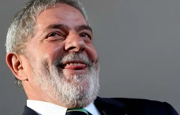 Para agradar chineses, Lula diz assistir futebol chinês, mas jogos não passam no Brasil